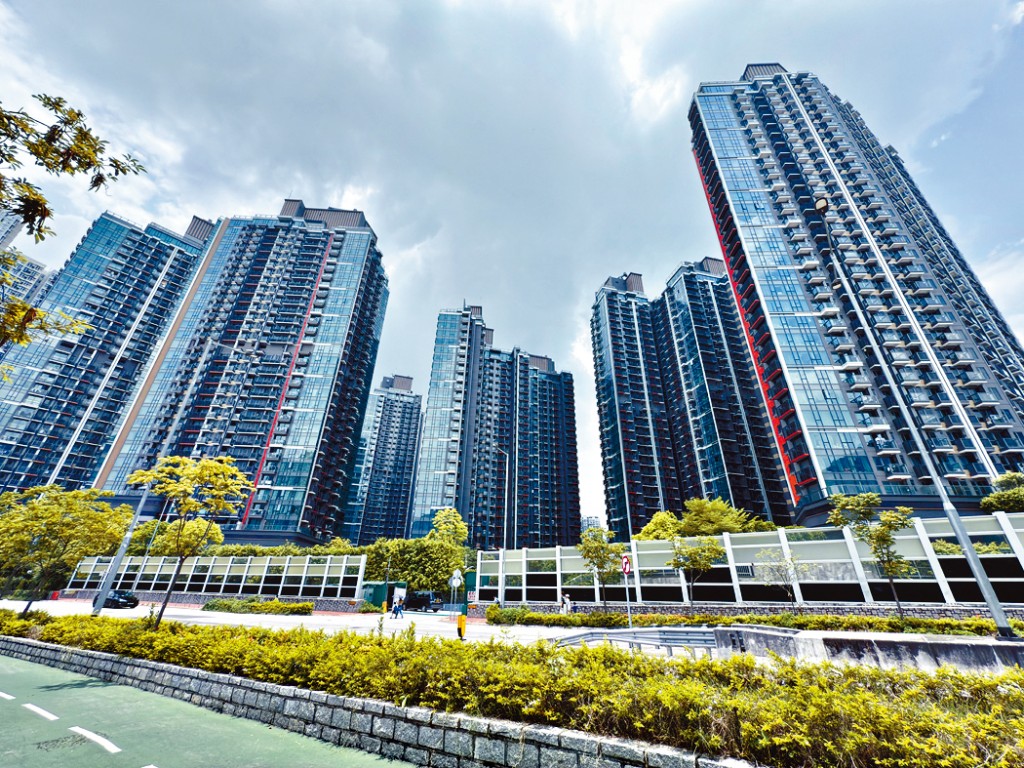 屯门NOVO LAND 3A期一个连天台单位以3060.6万新高价成交。