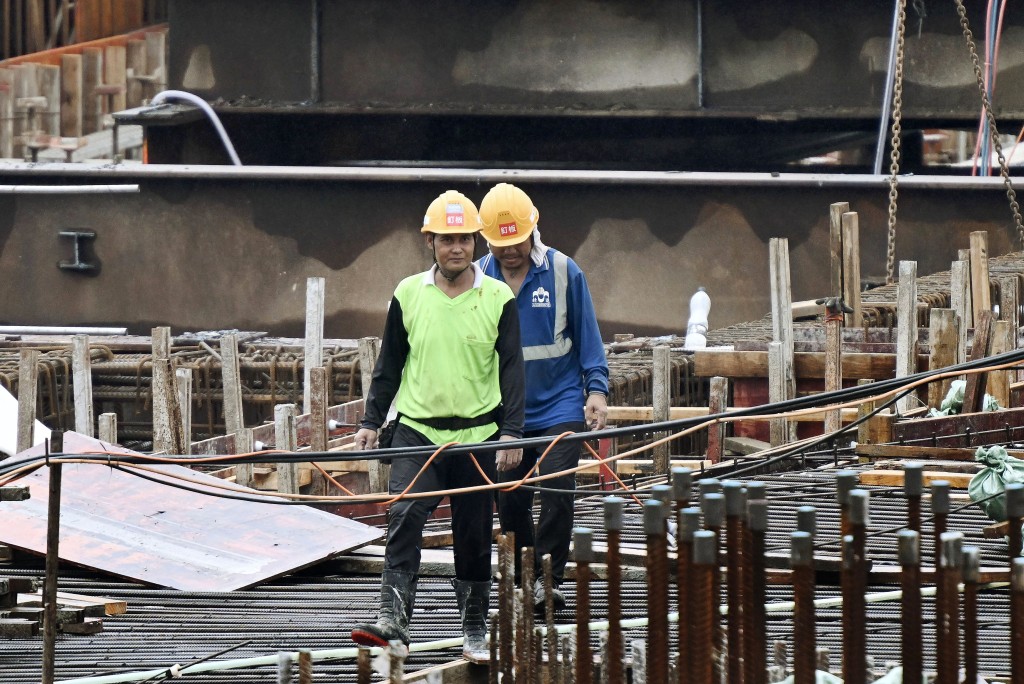 周思傑形容7.2%的失業率「非常嚴重」,實際工程開工量懸崖式下跌。資料圖片 周思傑形容7.2%的失業率「非常嚴重」,實際工程開工量懸崖式下跌。資料圖片