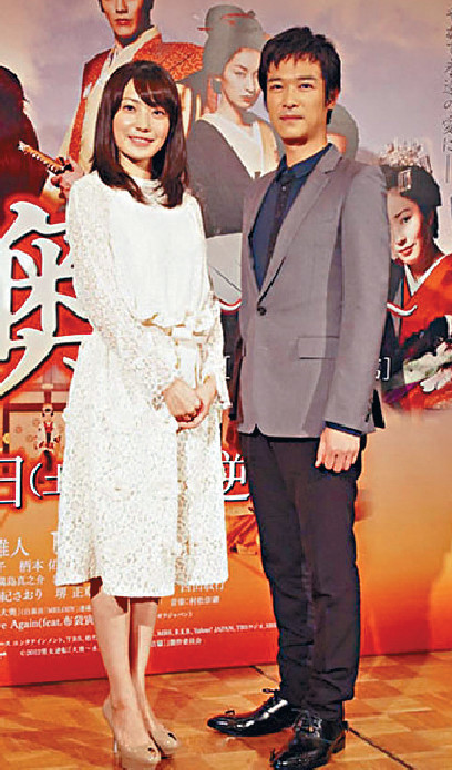 ■菅野美穗确诊，未知老公堺雅人会否同样染疫。
