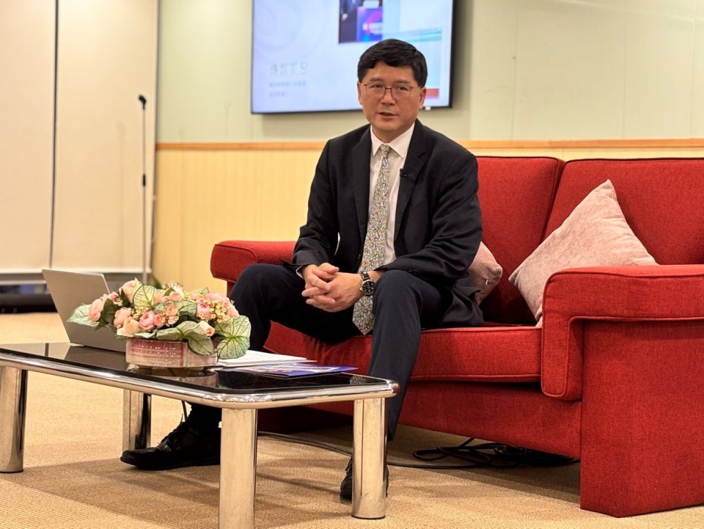 高拔陞指6年任期轉瞬即過，引用周星馳電影金句，笑謂「歡樂的時光過得特別快，又是時候講掰掰」。
