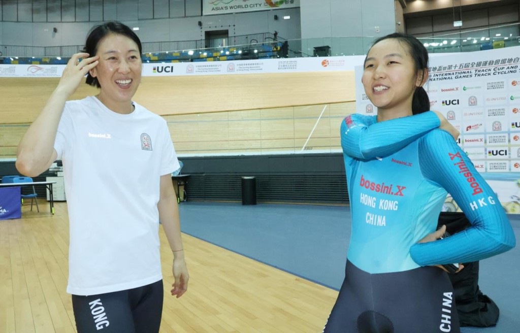 楊倩玉寄語思穎放鬆心情戰場地單車。資料圖片 楊倩玉寄語思穎放鬆心情戰場地單車。資料圖片