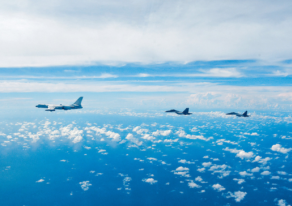 ■解放軍東部戰區昨宣佈,即日在台灣周邊海空域組織多軍兵種聯合戰備警巡和實戰化演練。 ■解放軍東部戰區昨宣佈,即日在台灣周邊海空域組織多軍兵種聯合戰備警巡和實戰化演練。