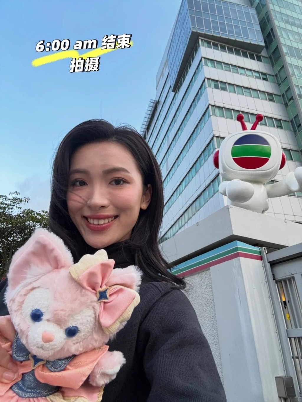 11號顏懿菲曾分享清晨6點才在TVB收工的自拍照,為選美傾盡全力。 11號顏懿菲曾分享清晨6點才在TVB收工的自拍照,為選美傾盡全力。
