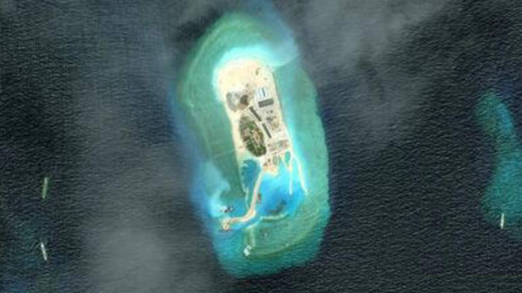美國有智庫從衛星圖像中發現，越南今年起加快在南沙群島填海造陸。x＠AsiaMTI