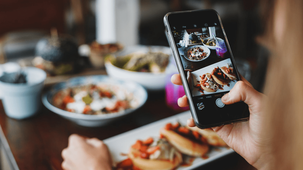 餐飲逆市爆紅靠社媒營銷 KOL分享引熱度 專家：起步價僅1萬
