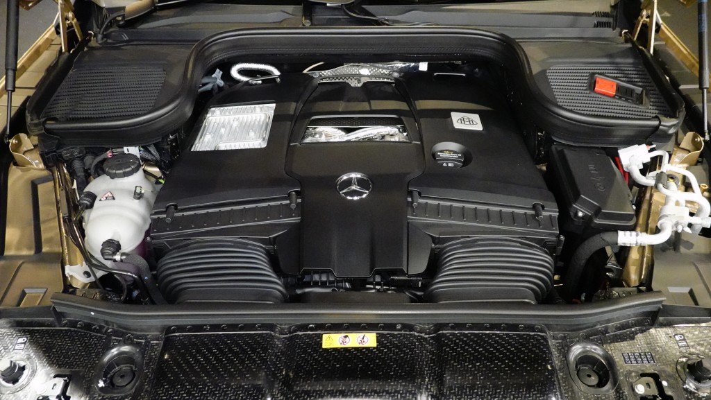 4公升V8双涡轮增压引擎植入48V混能系统