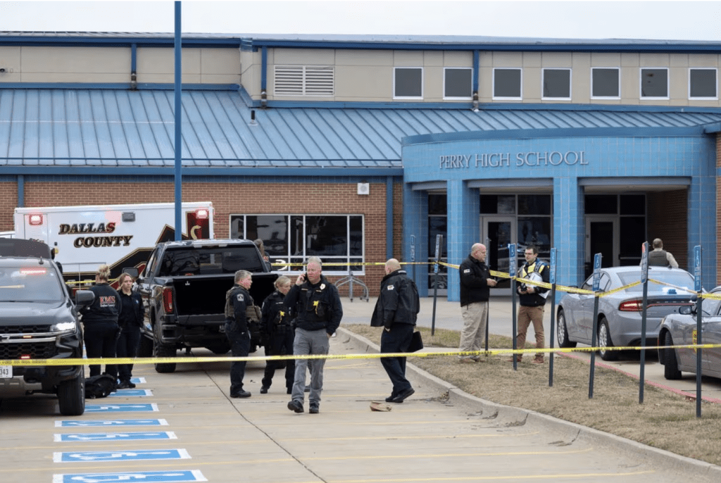 愛荷華州小鎮佩里一間高中周四上午發生槍擊事件，造成多人受傷。路透社