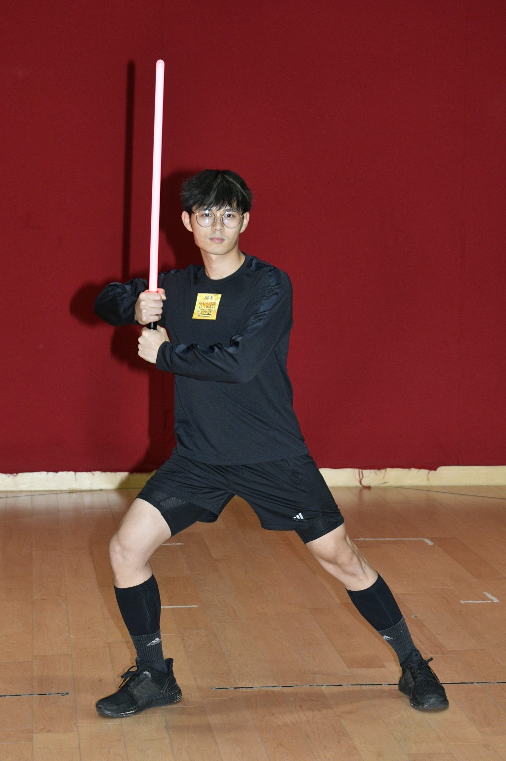 曾拍《不可能任务》接受武师训练的刘颂鹏努力练习。