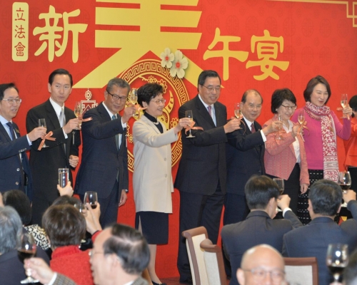 今年共有38名議員報名出席午宴。