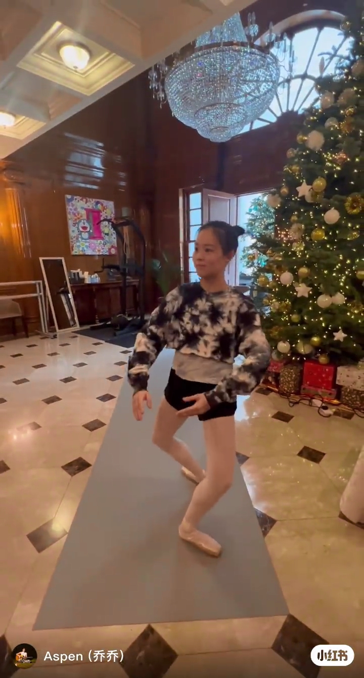 刘秀盈曾在排练《胡桃夹子》时将练舞片段放上网。