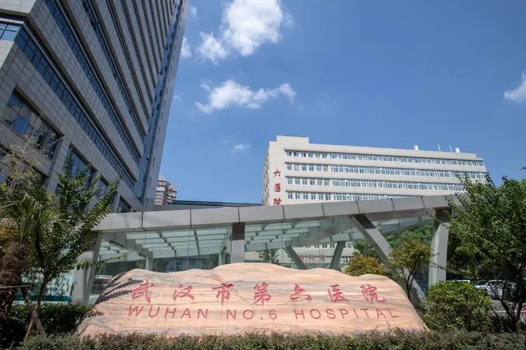 武漢第六醫院稱是合規聘用因貪腐被撤職的湯志剛，為該院肝膽胰外科主任。