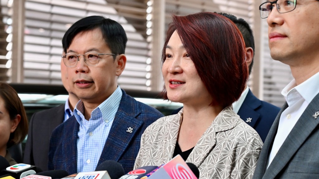李慧琼指出,座談會上議員踴躍反映本港創科、人口、教育及北都發展等情況。 李慧琼指出,座談會上議員踴躍反映本港創科、人口、教育及北都發展等情況。