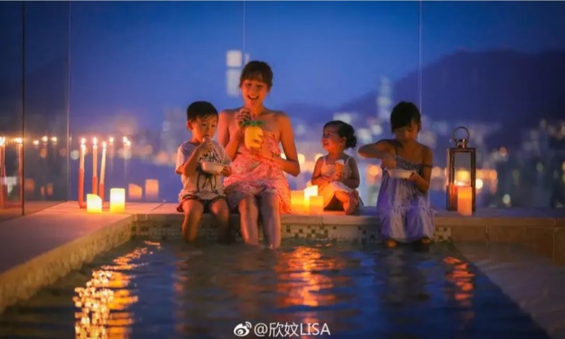 当时陈浩民因子女爱游泳，因此特别找有泳池的单位。