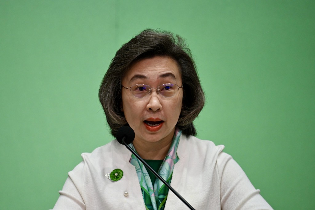 楊何蓓茵強調，一旦涉及嚴重事件，不會因有公務員已開始退休前休假或辭職而停止調查。資料圖片