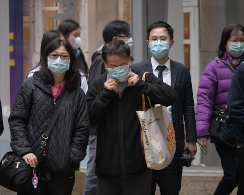 何栢良再次呼籲市民出外都要戴口罩,及要勤洗手和做好廁所衛生。資料圖片