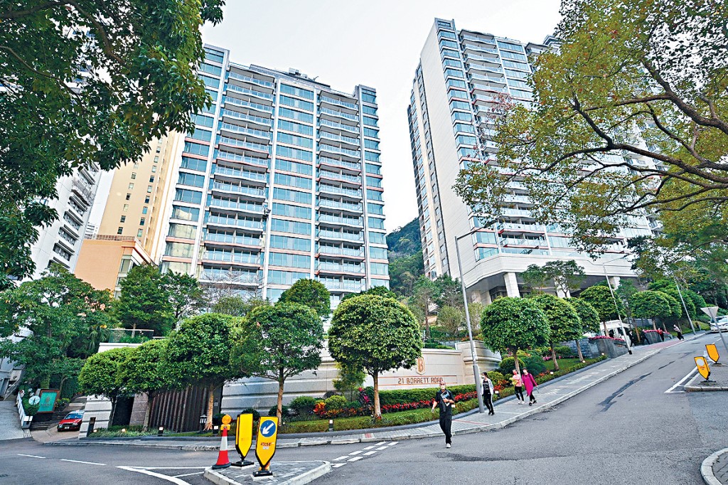 長實港島半山21 BORRETT ROAD推出頂層4房特色戶標售。