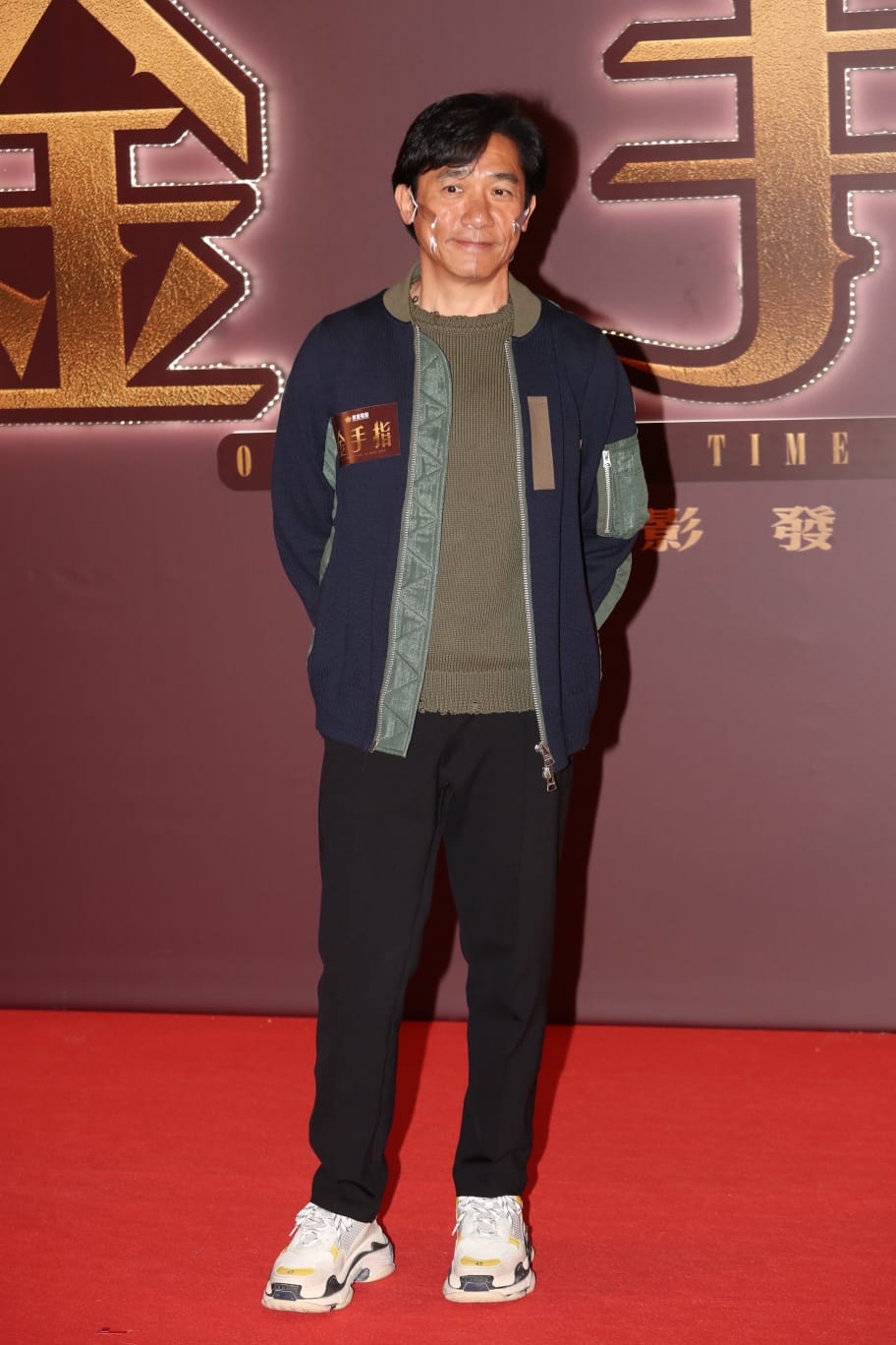 偉仔透露去年尾開始好忙,拍完《尚氣與十環傳奇》後,10月才回香港和莊文強傾戲,之後又到內地宣傳新戲。