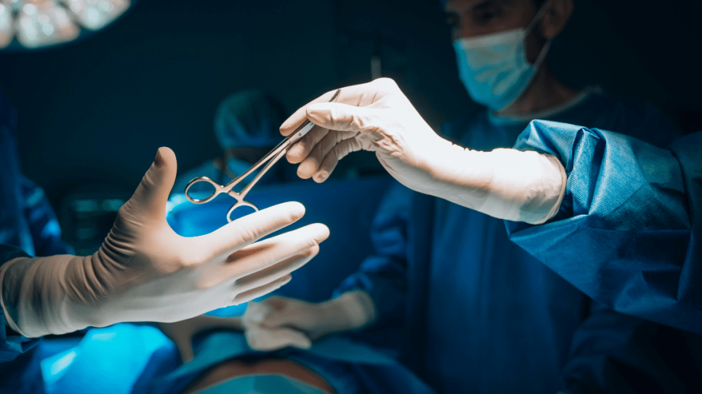 纽约护士剖腹产后腹痛7年，照CT惊见体内遗近4厘米手术针。Unsplash示意图