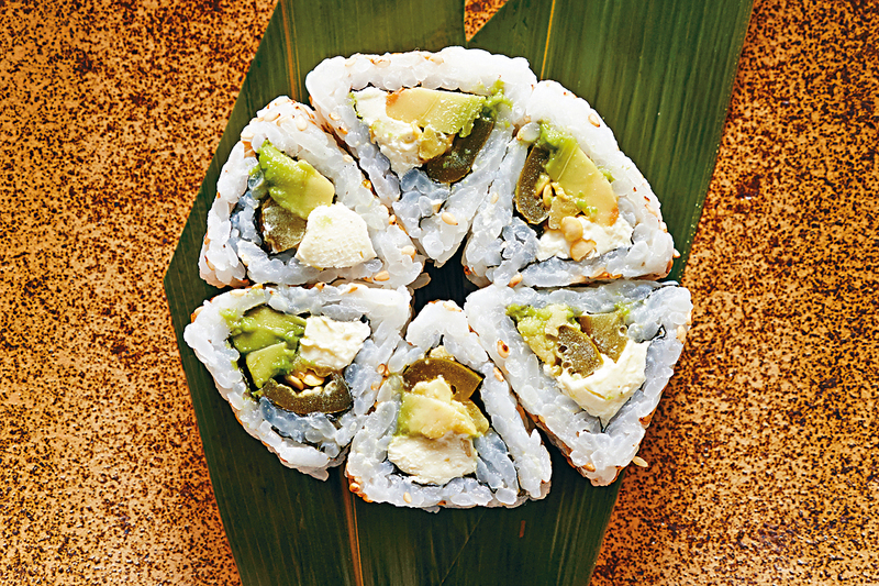 墨西哥卷以牛油果薄片包裹忌廉芝士及墨西哥青辣椒，既爽脆又軟糯，口感豐富。