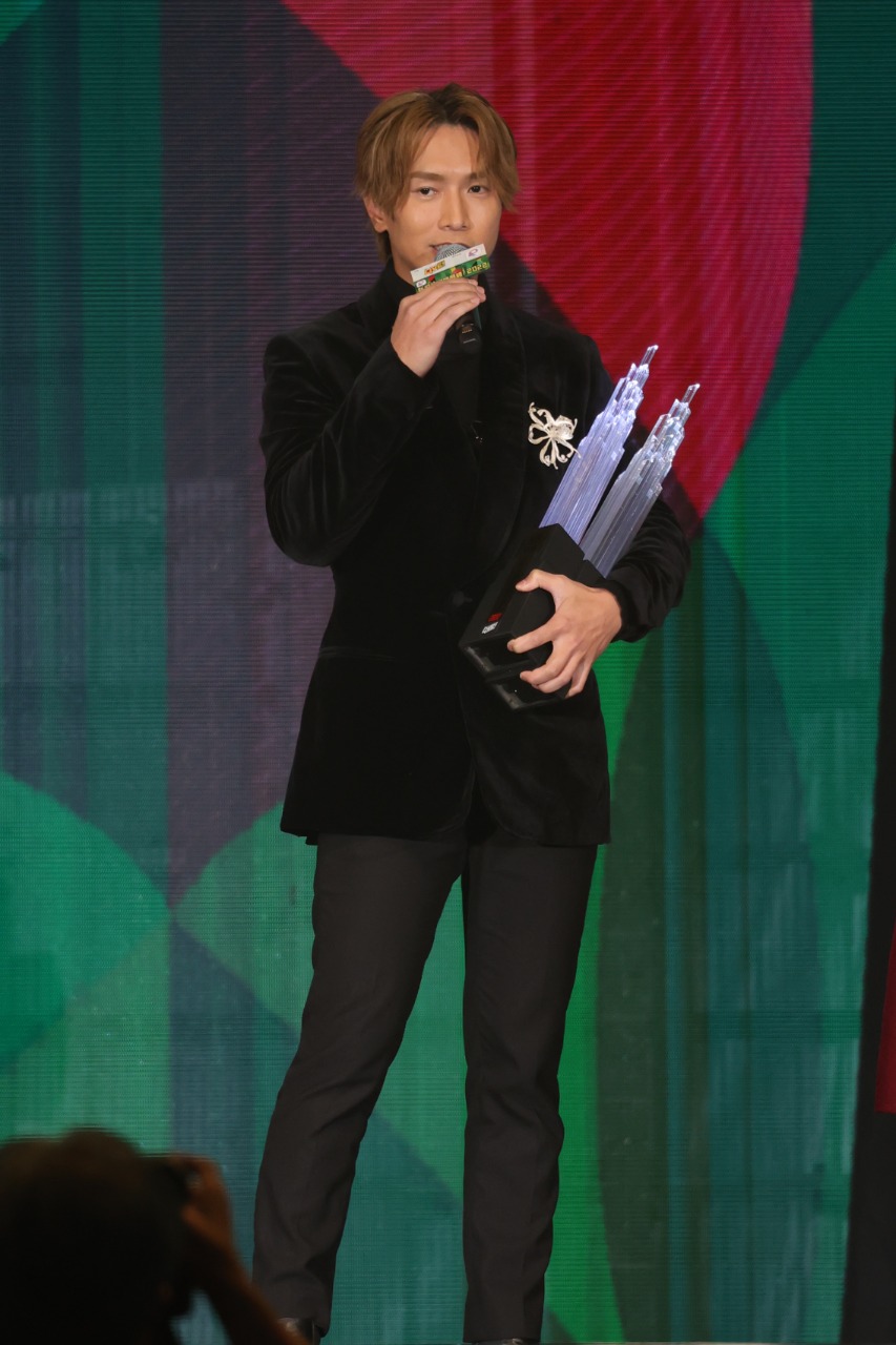 陈柏宇获得「劲爆歌曲」以及「劲爆专辑」。