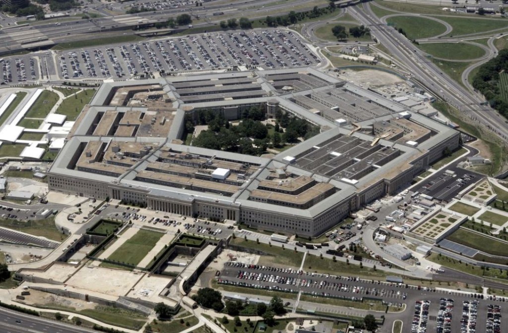 NSA是向美国国防部负责。路透社