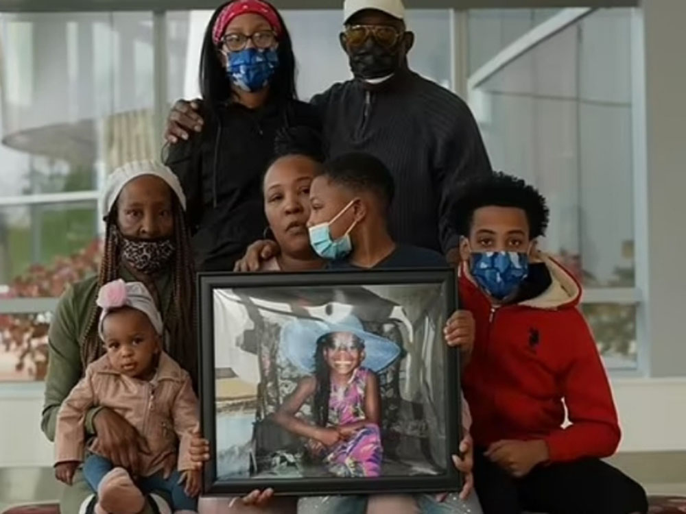 美国10岁女孩跟风抖音「昏迷挑战」致窒息死亡。 