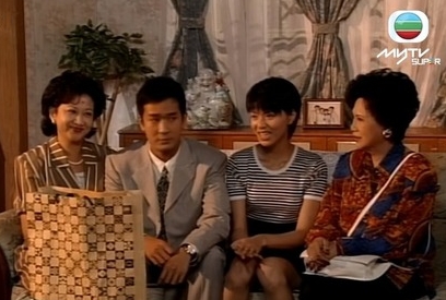滕麗名1996年拍《真情》時，曾與無綫幕後Andrew Lai拍拖，不過1998年就分手收場。