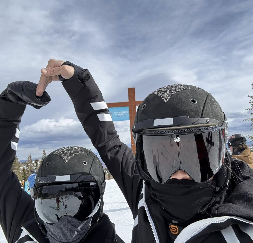 蘇民峰夫婦早前到美國帕克城（Park City）滑雪。