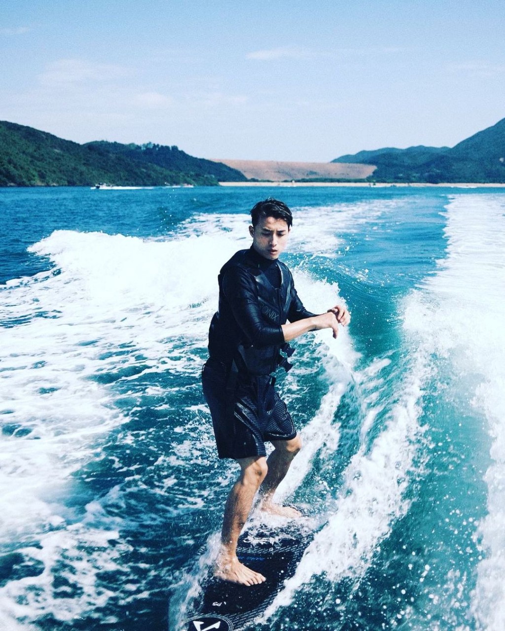 AK好忙但都會抽時間滑水輕鬆吓。