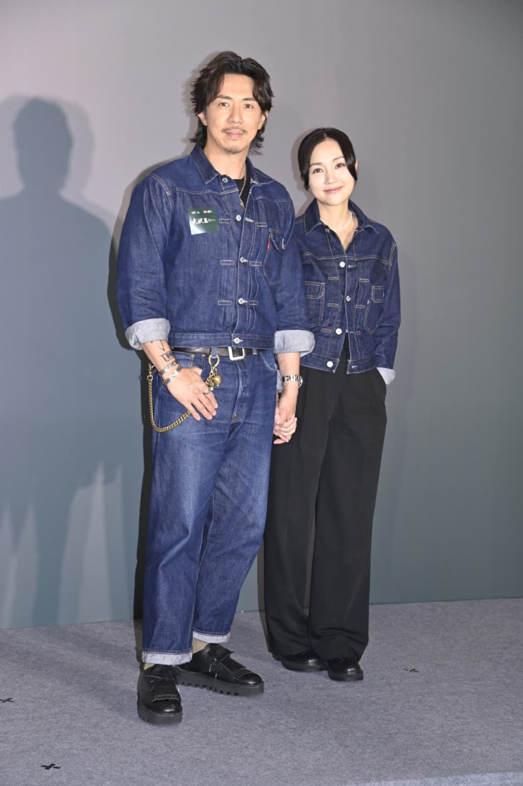 張繼聰和太太謝安琪西九戲曲中心欣賞音樂劇《大狀王》首場演出。