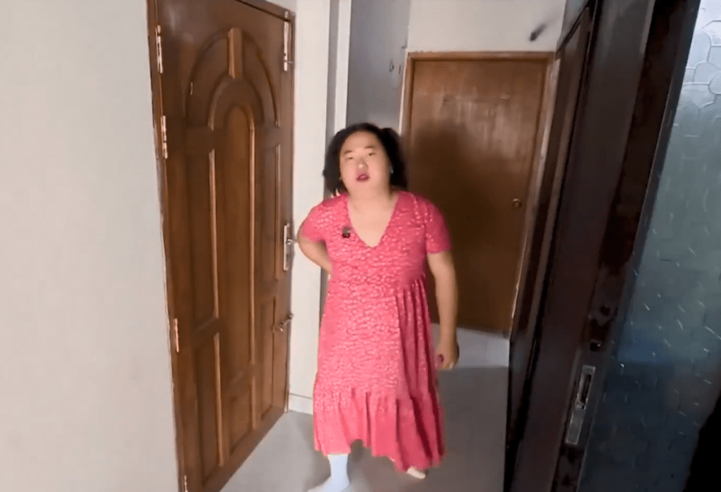 南韩网红乔装孕妇实测印度治安引热议。PazzaNote@X