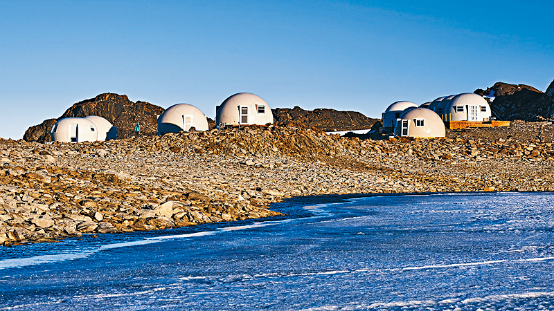 ●Whichaway Camp由多個半球狀居室組成，極具科幻感覺。