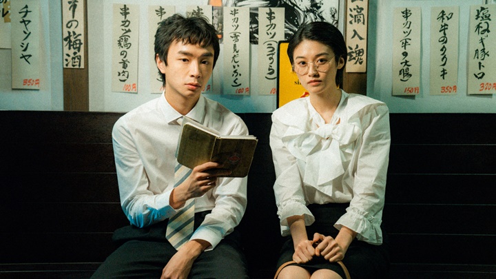 MV由新晋演员张毓轩及邓涛主演。