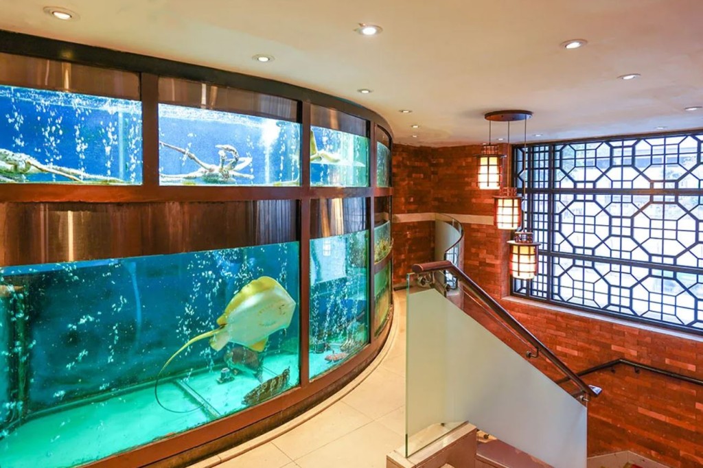 旺角利苑酒家早年曾屡获米芝莲星级认可，惟近年已不再上榜。