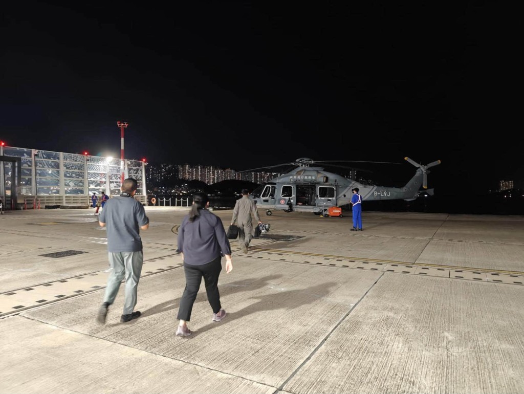 警方無人機隊及政府飛行服務隊協助空中巡邏。 警方無人機隊及政府飛行服務隊協助空中巡邏。