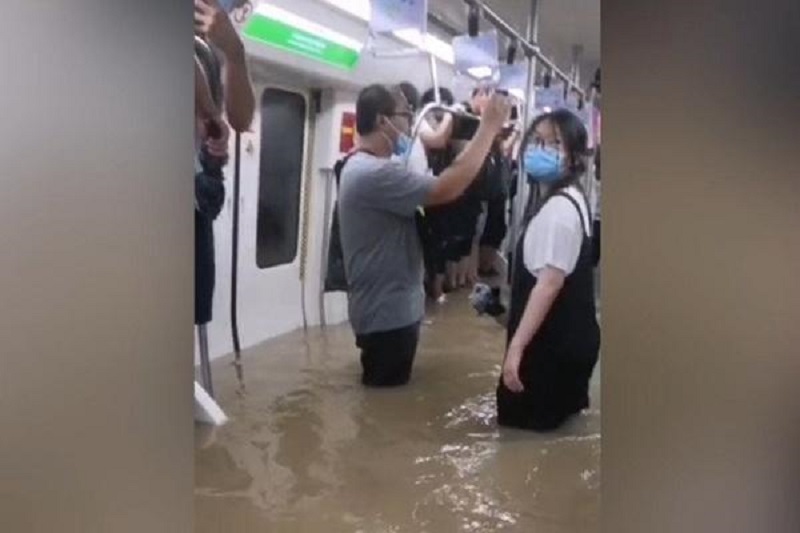 河南鄭州市地鐵水浸導致多人死亡。網上圖片