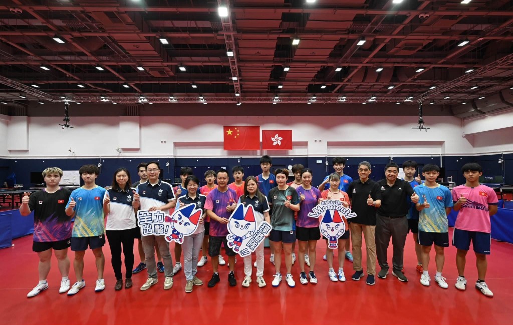 羅淑佩與乒乓球女子隊合照。羅淑佩FB圖片 羅淑佩與乒乓球女子隊合照。羅淑佩FB圖片