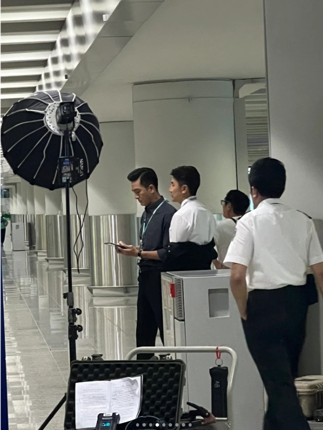 近日小紅書有不少內地網民表示來港時，在香港機場內撞見馬國明在拍劇。