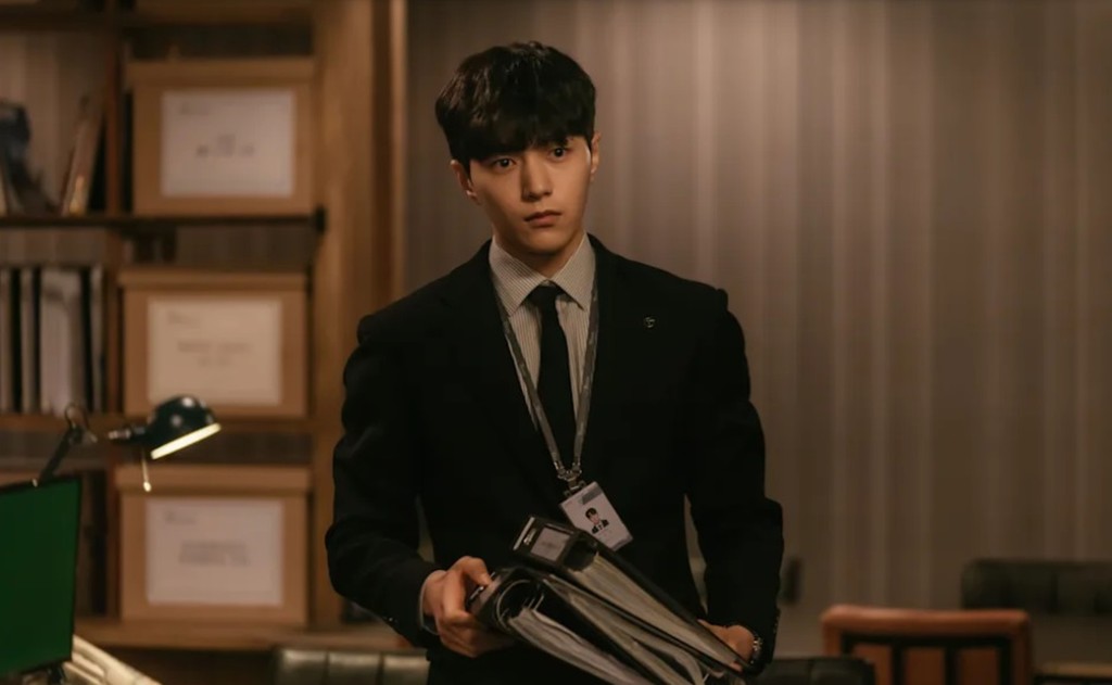 退伍後，又以《Numbers：大廈之林的監視者們》回歸螢幕。