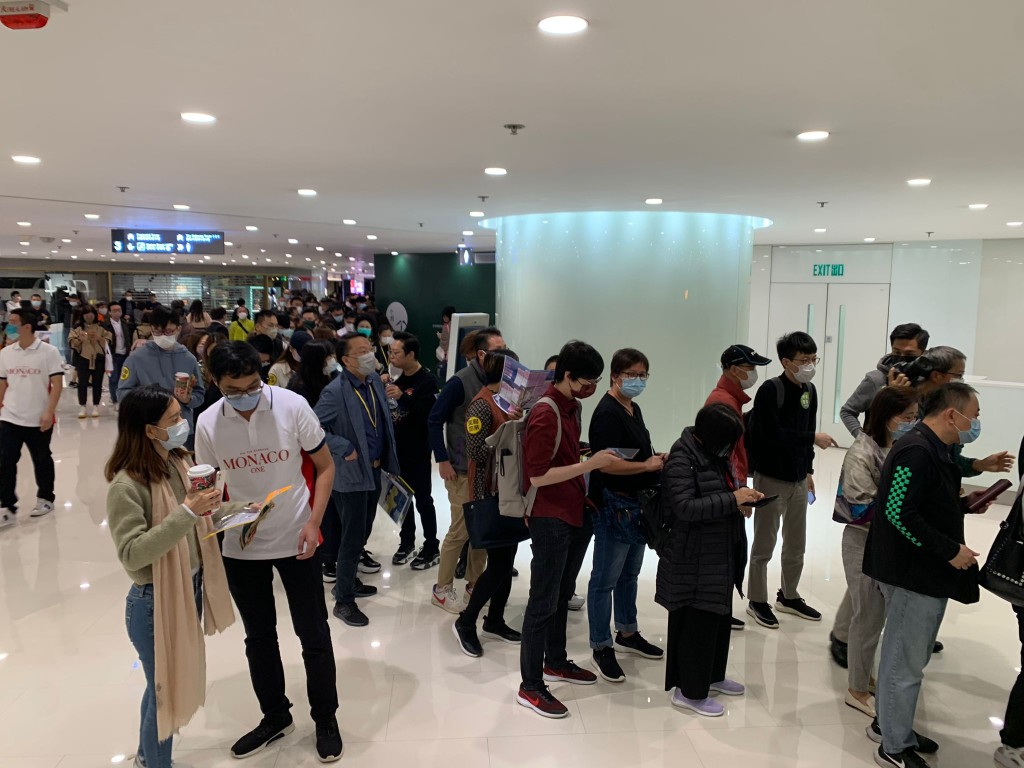 MONACO ONE首輪銷售,現場見人龍