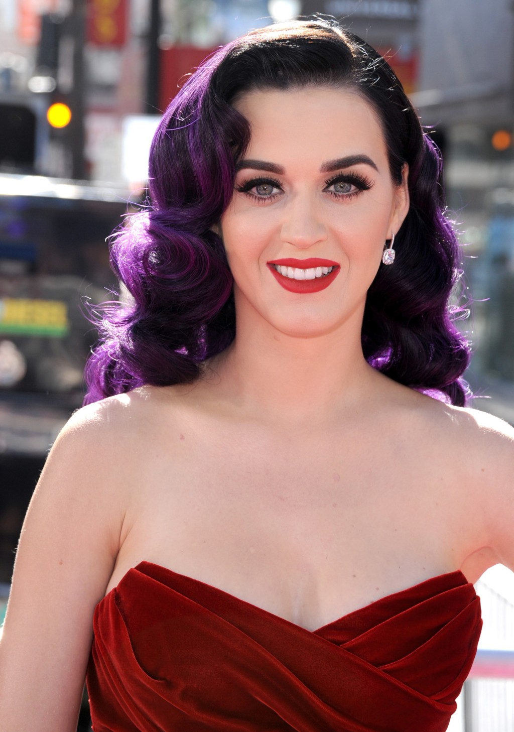 Katy Perry今年38岁，经历过多段婚姻。