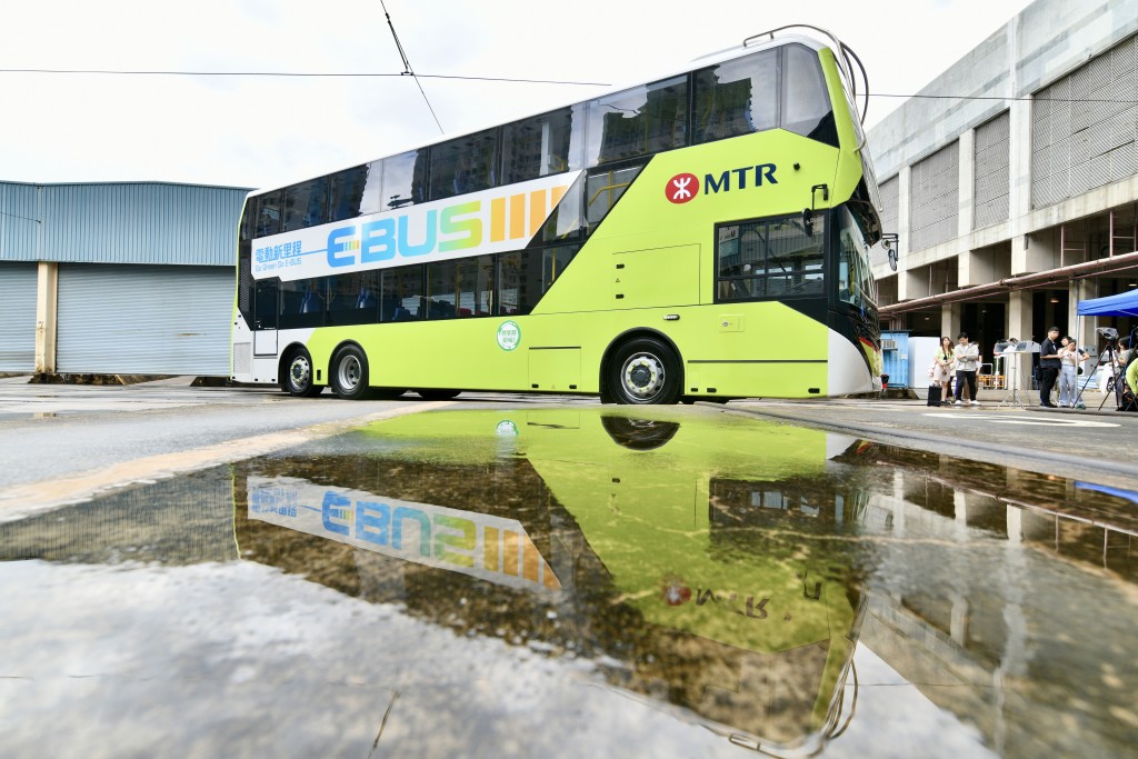 港鐵表示，計劃在2026年底前，再增加超過30部的電動巴士。盧江球攝