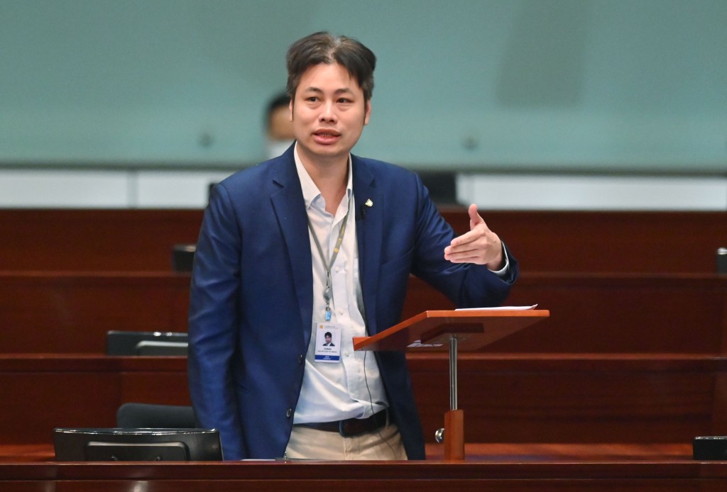 食物安全及環境衞生事務委員會副主席何俊賢認為本港美食文化須有「差異性」 才能維持競爭力。 食物安全及環境衞生事務委員會副主席何俊賢認為本港美食文化須有「差異性」 才能維持競爭力。