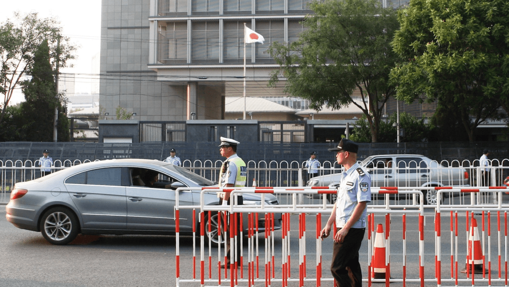 中国驻日本大使馆强调，已再次提醒在日中国公民及企业时刻注意自身安全。