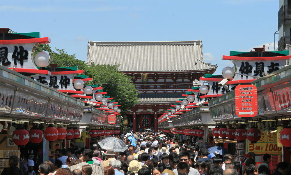 中國一對男女涉嫌在東京淺草寺仲見世商店街扒竊遊客銀包被捕。senso-ji.jp