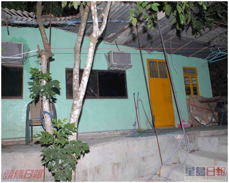 印傭被打時曾住的村屋。資料圖片