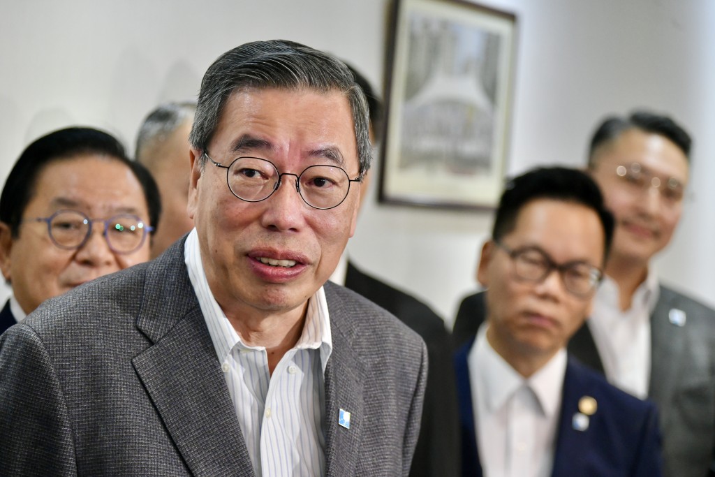 梁君彥獲委為榮譽主席。