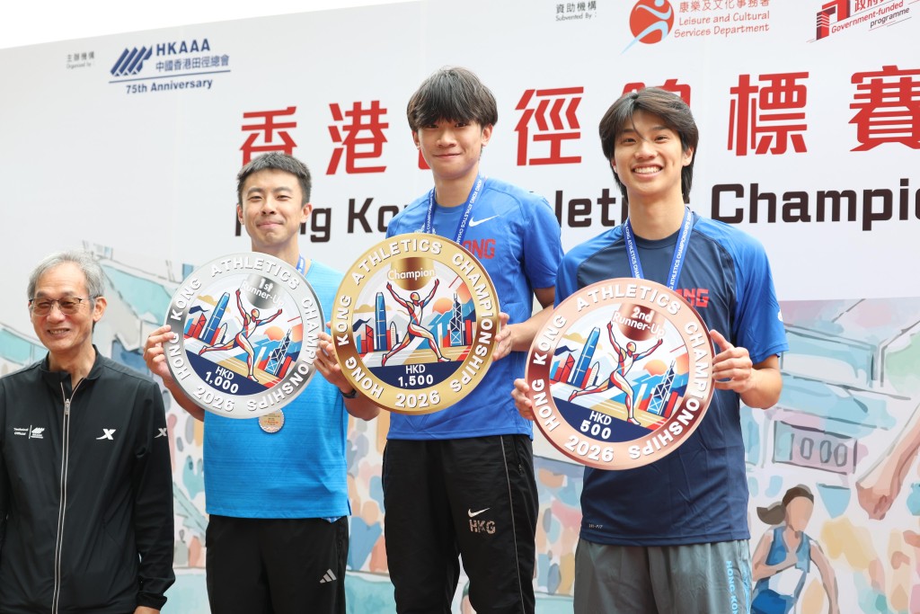 香港男子110栏三甲：右起：季军的张绍衡（14秒07）、冠军廖晓朗（13秒75）、亚军张宏峰。徐嘉华摄