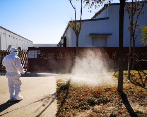 防疫人員進行清潔消毒工作。網上圖片