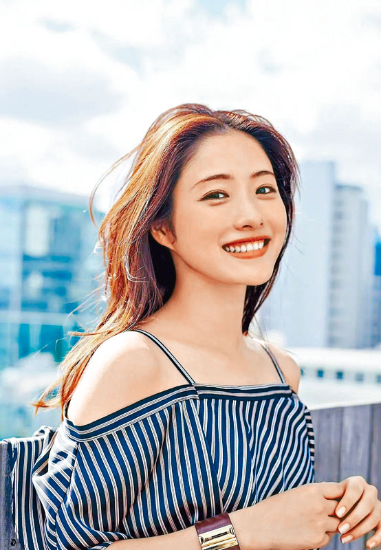 現年35歲的石原聰美順利生B，女神榮升為媽咪。